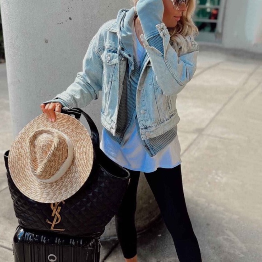 SOLD - Wild Fable Cropped Denim Trucker Jacket Women’s Large Light Blue